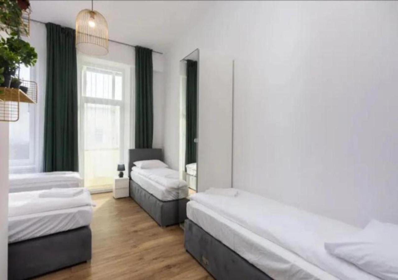 Spacious City Center Family Apartments Краков Экстерьер фото