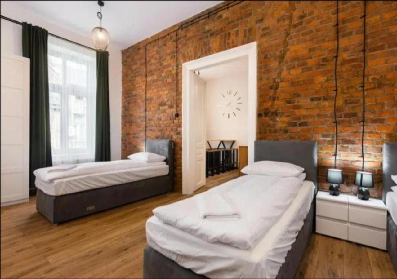 Spacious City Center Family Apartments Краков Экстерьер фото